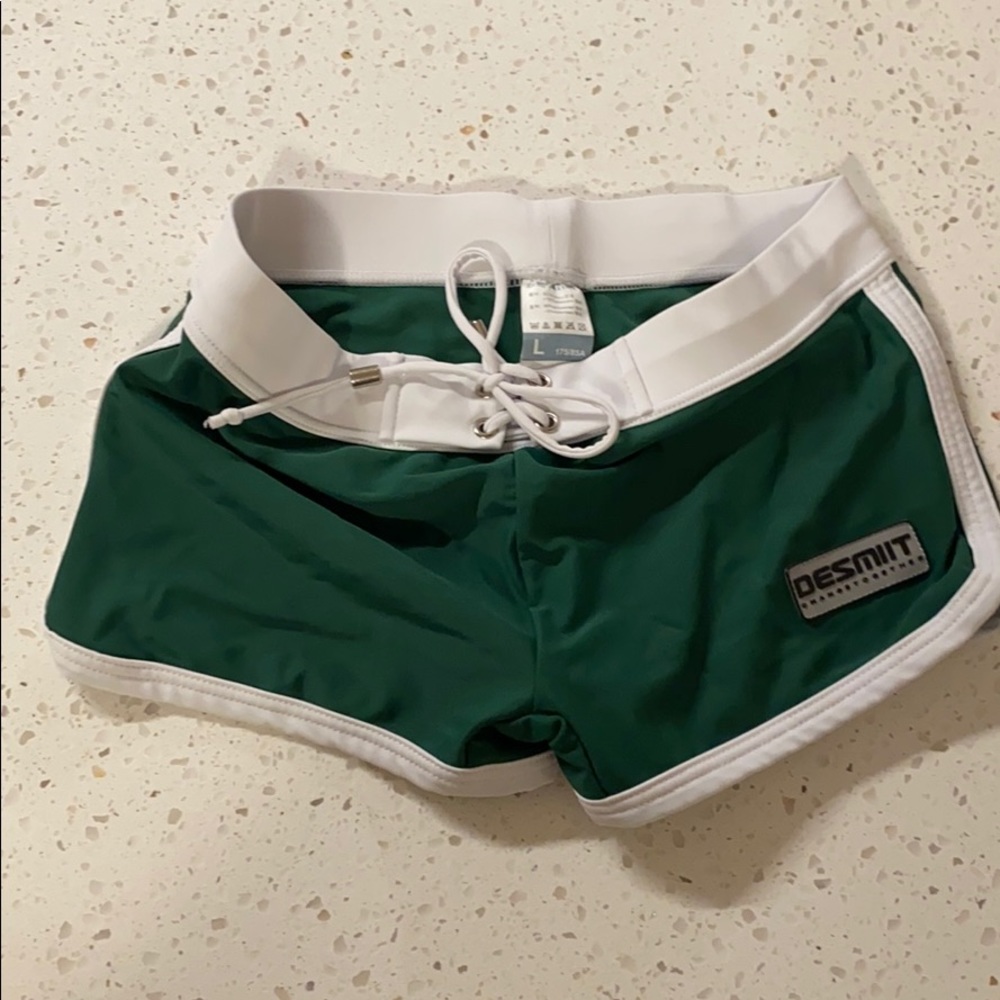 New Men’s Green Swim Trunk 31-33” Waist